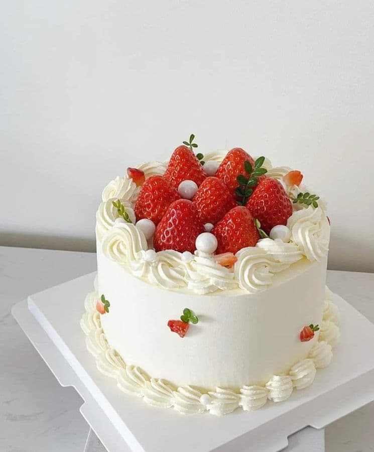 Strawberry Cream Cake